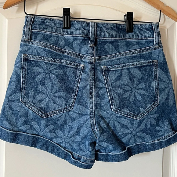 SO Brand High Rise “Mom” Jean Flower Short Junior Size 1/25W - Picture 6 of 12